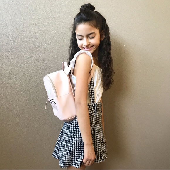 Meet your Posher, Breanna - Picture 3 of 10